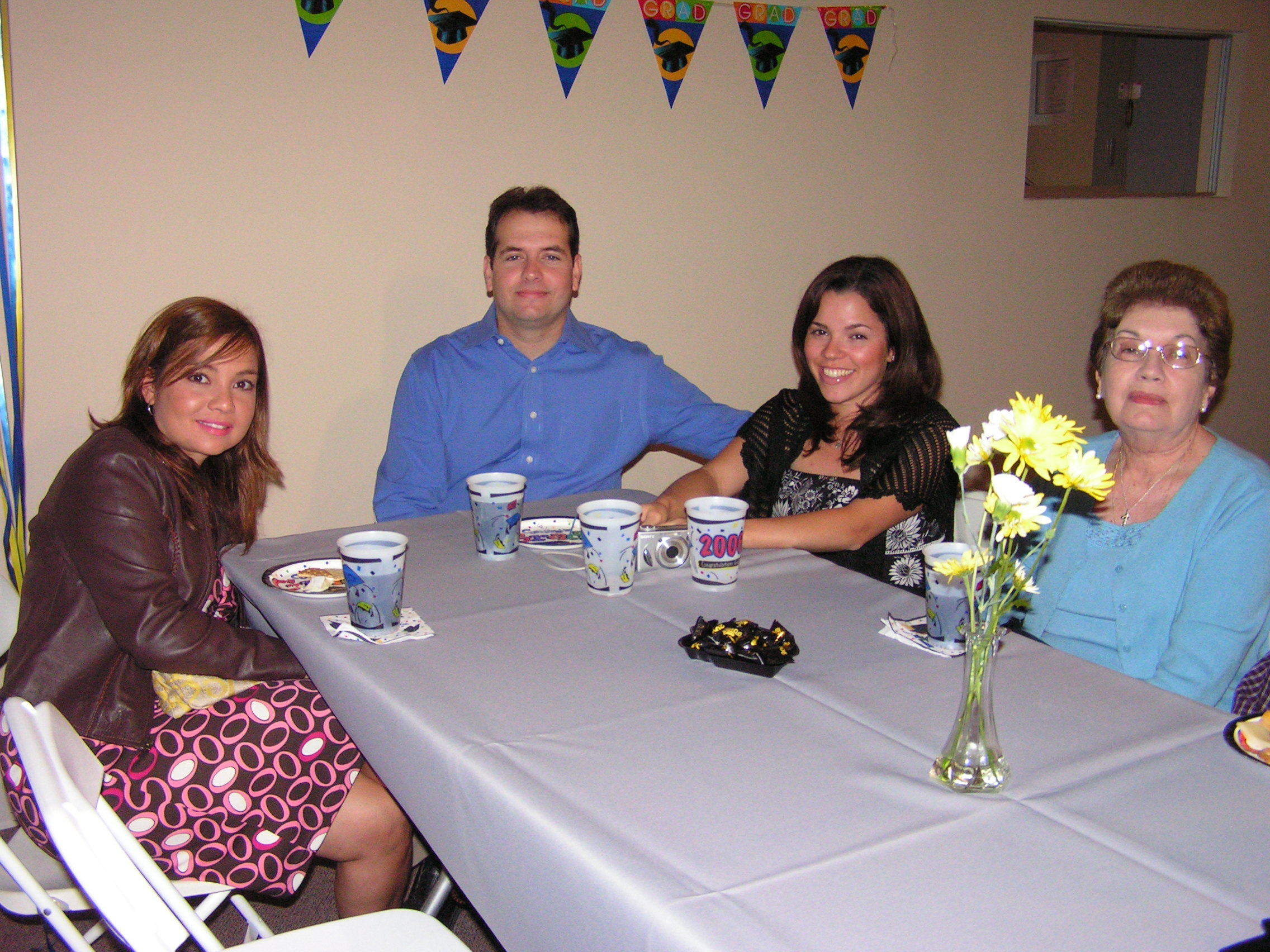 ./2006/Monica's Graduation/graduation party0021.JPG